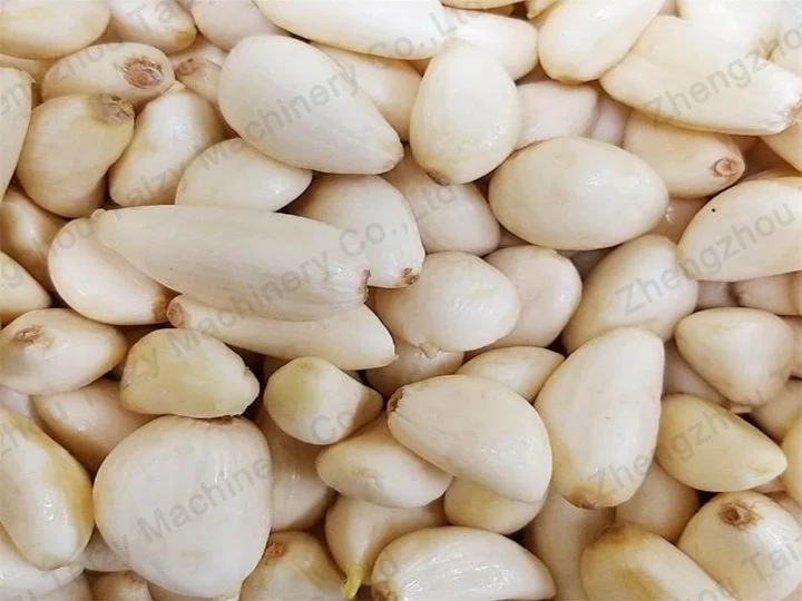 Peeled garlic