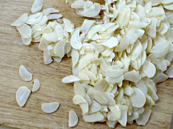 garlic slices