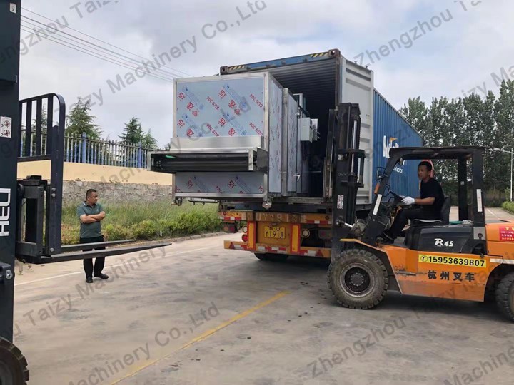 Bubble washers being loaded