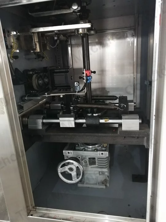 Reduction gears and motors