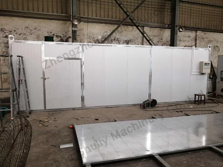 Single side door drying room