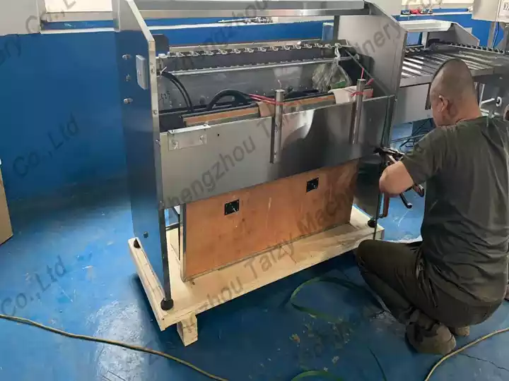 low breakage egg grader