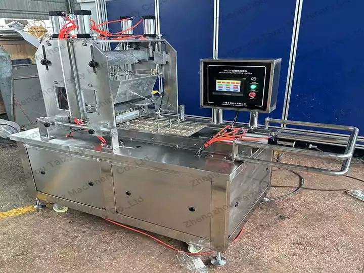 Model 50 candy depositor with pneumatic cylinder