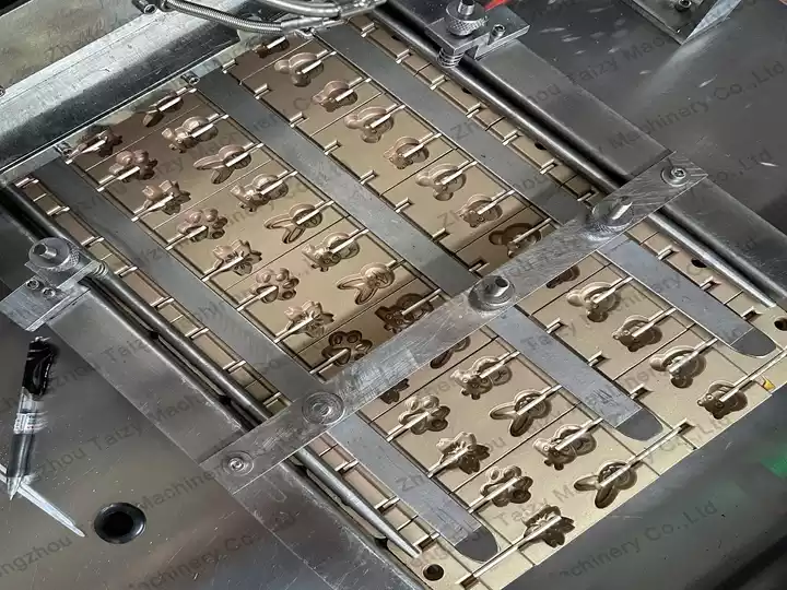Model 50 gummy candy depositor