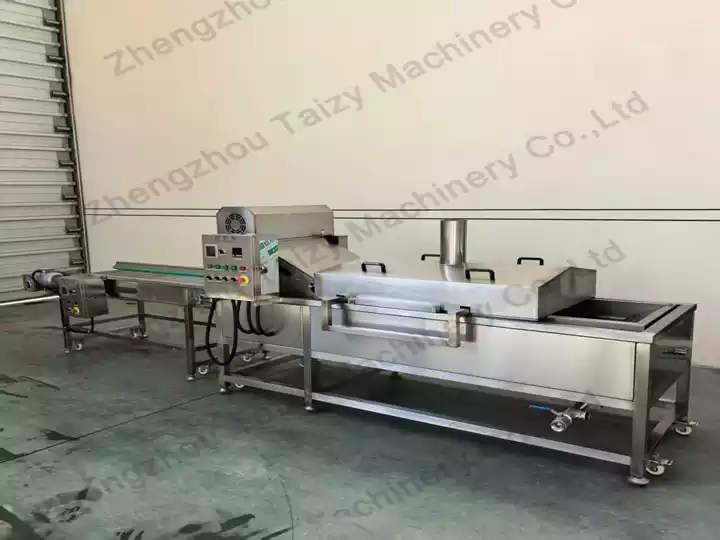 Continuous fryer for potato chips