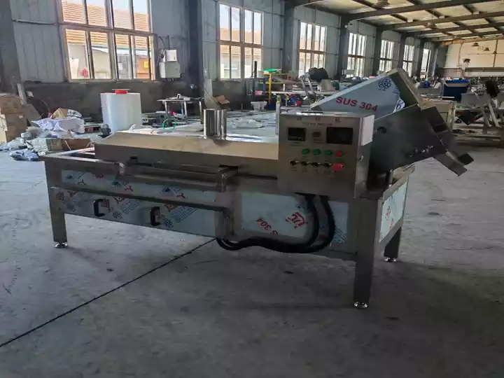 Electric heating continuous fryer