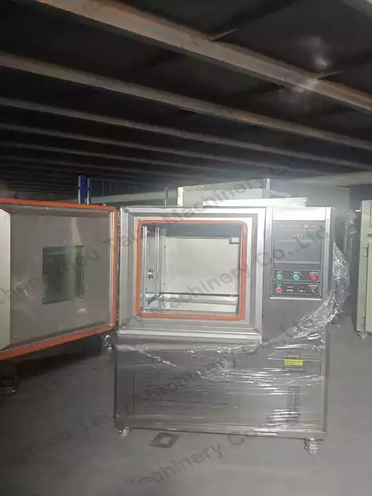 Constant temperature and humidity fermenter for black garlic