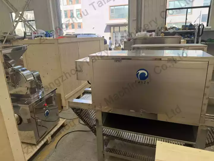 Garlic skin removing machine